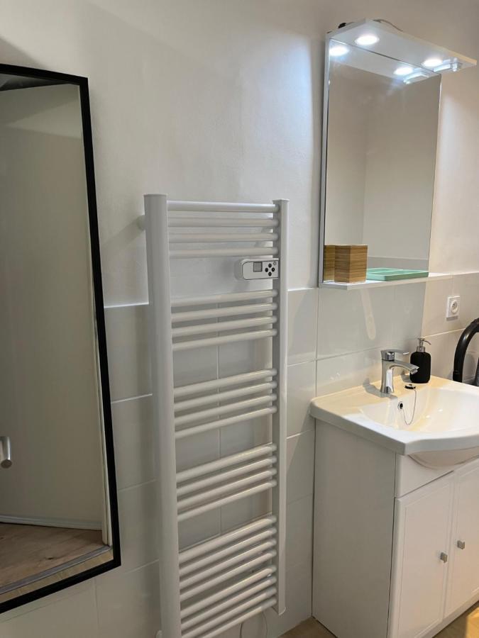 Studio Hyeres -Rue Pietonne Climatisation Lit 160 Tout Equipe - Sabrina Bagian luar foto